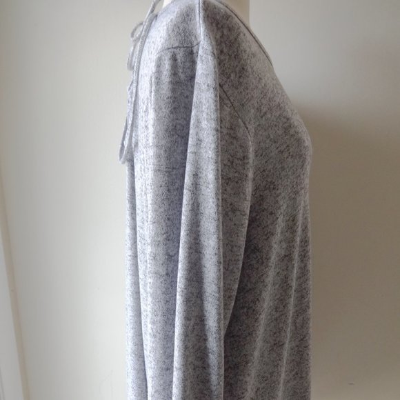 TORRID Ladies Gray Top Size 4X - Picture 5 of 12